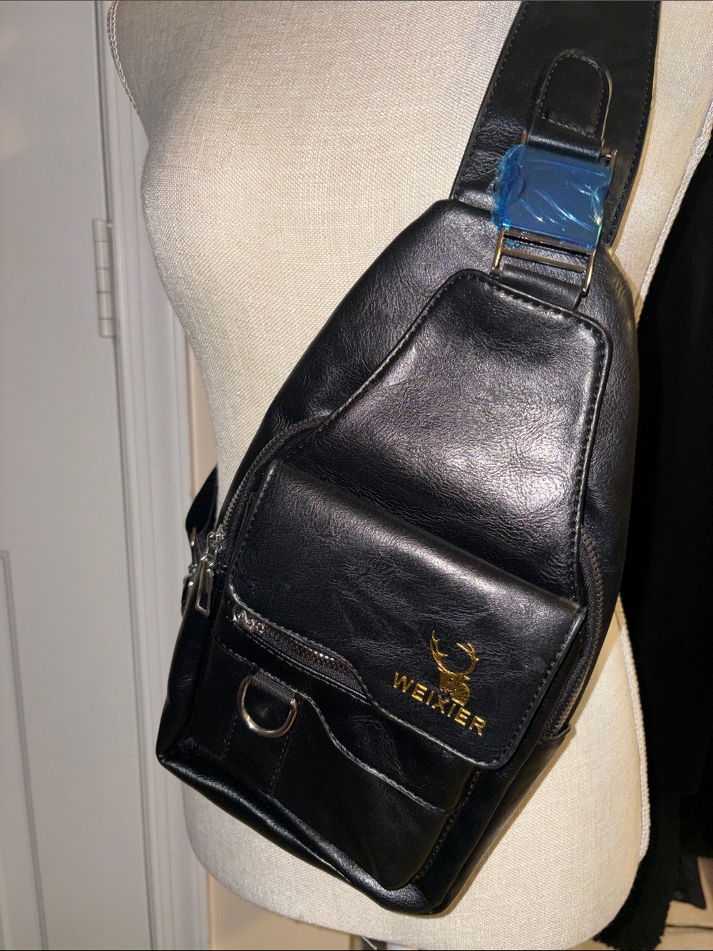 Wexier Black Leather Sling Belt Bag for Men